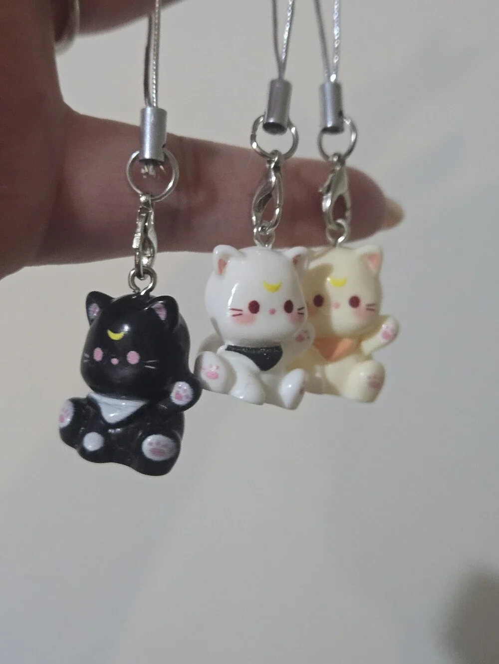 Cute Cat Phone Charm - Black Cream, Or White